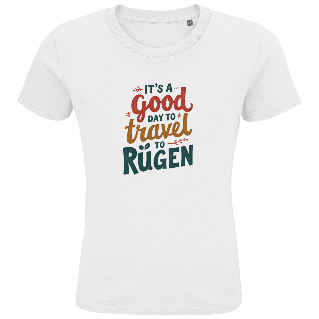 Kinder T-Shirts mit buntem A GOOD DAY TO TRAVEL TO RÜGEN Aufdruck. Stoff-Farbe: White. Fernweh zum Anziehen? travelPrint4U.de