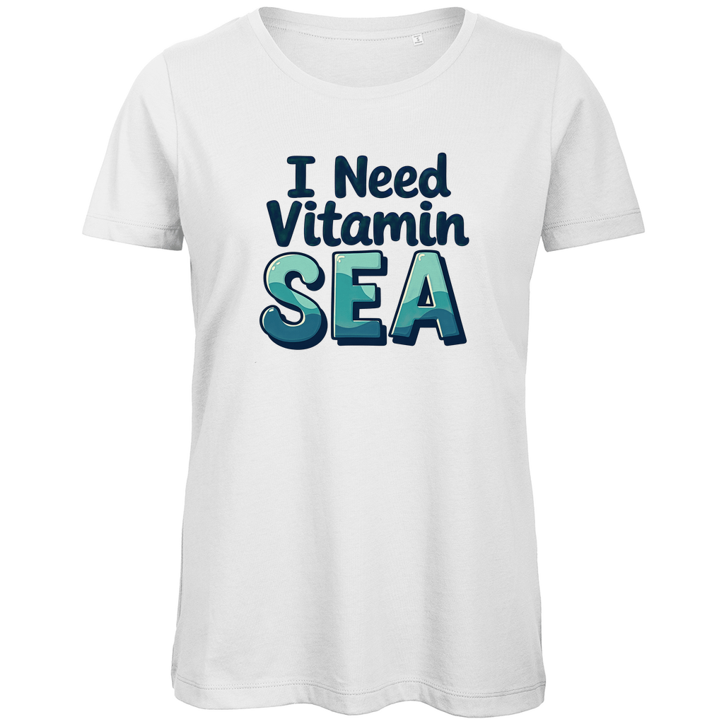 TShirt für Damen mit I NEED VITAMIN SEA Print. Stoff-Farbe: White. Fernweh zum Anziehen? travelPrint4U.de