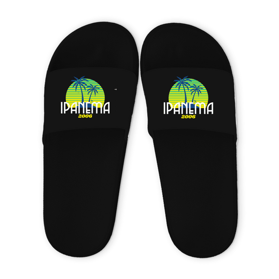 Schwarze Unisex Badelatschen mit IPANEMA 2006 Design, Sommer Slipper für Strand, Pool und Urlaub.