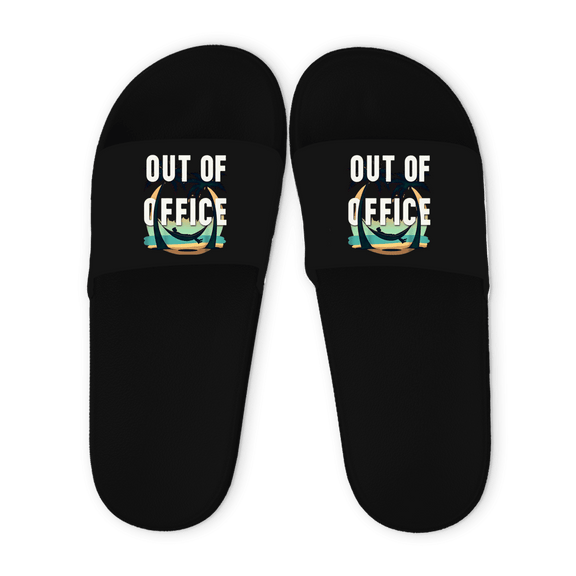 Schwarze Unisex Badelatschen mit Out Of Office Design, Sommer Slipper für Strand, Pool und Urlaub.