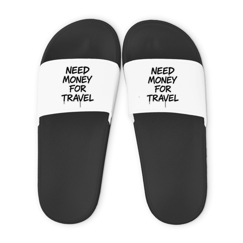 Schwarze Unisex Badelatschen mit weißem Riemen und Need Money for Travel Design, Sommer Slipper für Strand und Pool.