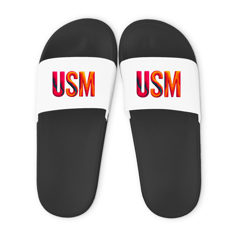 Schwarze Unisex Badelatschen mit weißem Riemen und USM Airportcode Ko Samui Design, Sommer Slipper für Strand und Pool.