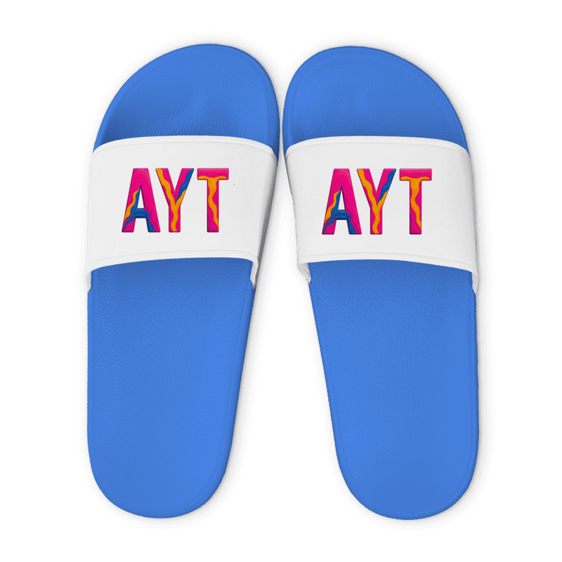 Blaue Unisex Badelatschen mit weißem Riemen und AYT Airportcode Antalya Design, Sommer Slipper für Strand und Pool.
