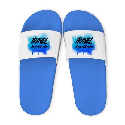 Hellblaue Unisex Badelatschen mit weißem Riemen und Travel Beyond Borders Design (blue), Sommer Slipper für Strand und Pool.