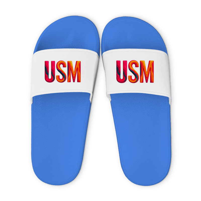 Hellblaue Unisex Badelatschen mit weißem Riemen und USM Airportcode Ko Samui Design, Sommer Slipper für Strand und Pool.