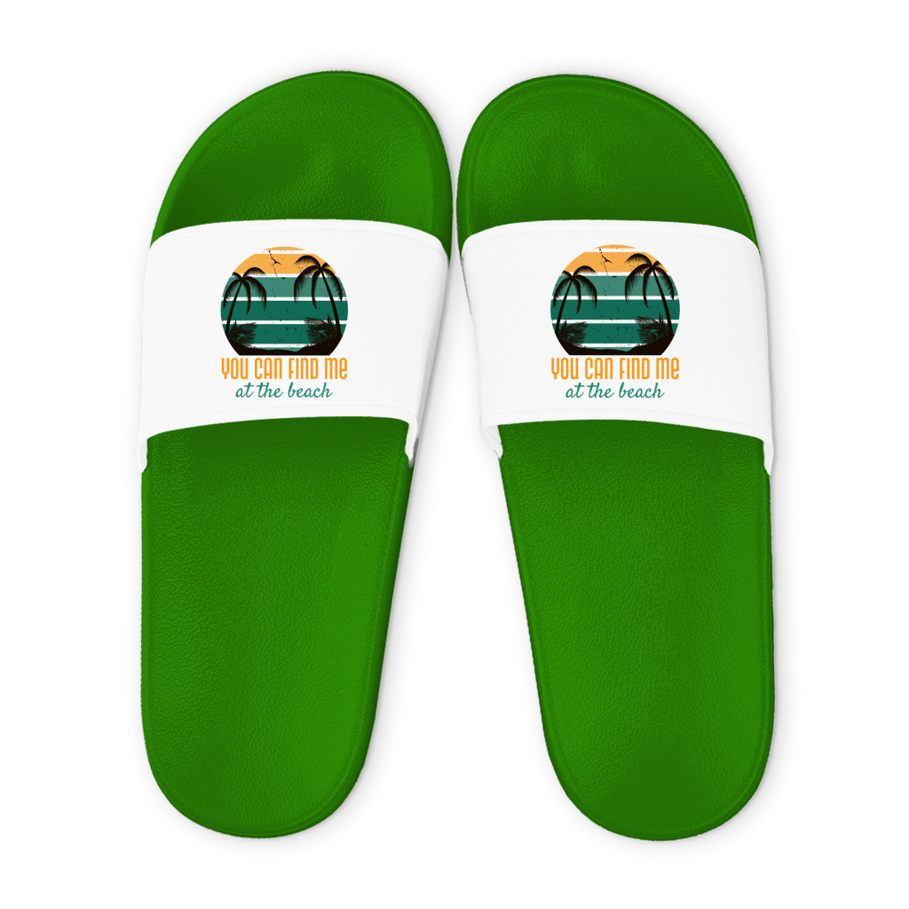Grüne Unisex Badelatschen mit weißem Riemen und You can find me at the Beach Design, Sommer Slipper für Strand und Pool.