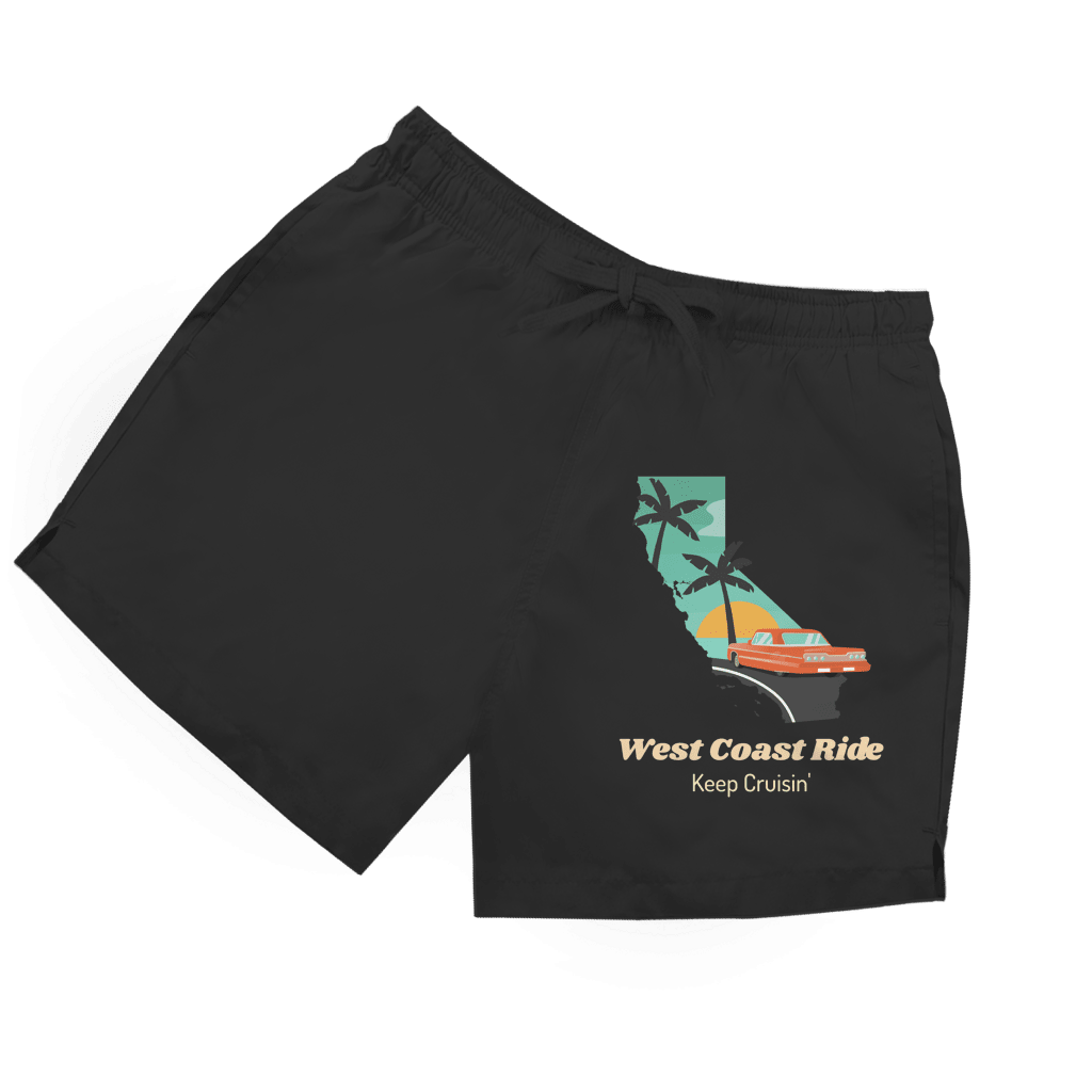 Schwarze Herren Badeshorts mit Retro-Auto, Palmen und Sonne sowie Schriftzug „West Coast Ride – Keep Cruisin‘“.