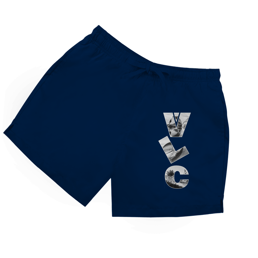 Dunkelblaue Herren Badeshorts mit vertikalem VLC (Airport Code) im Double Layer Fotodesign in schwarz-weiss.