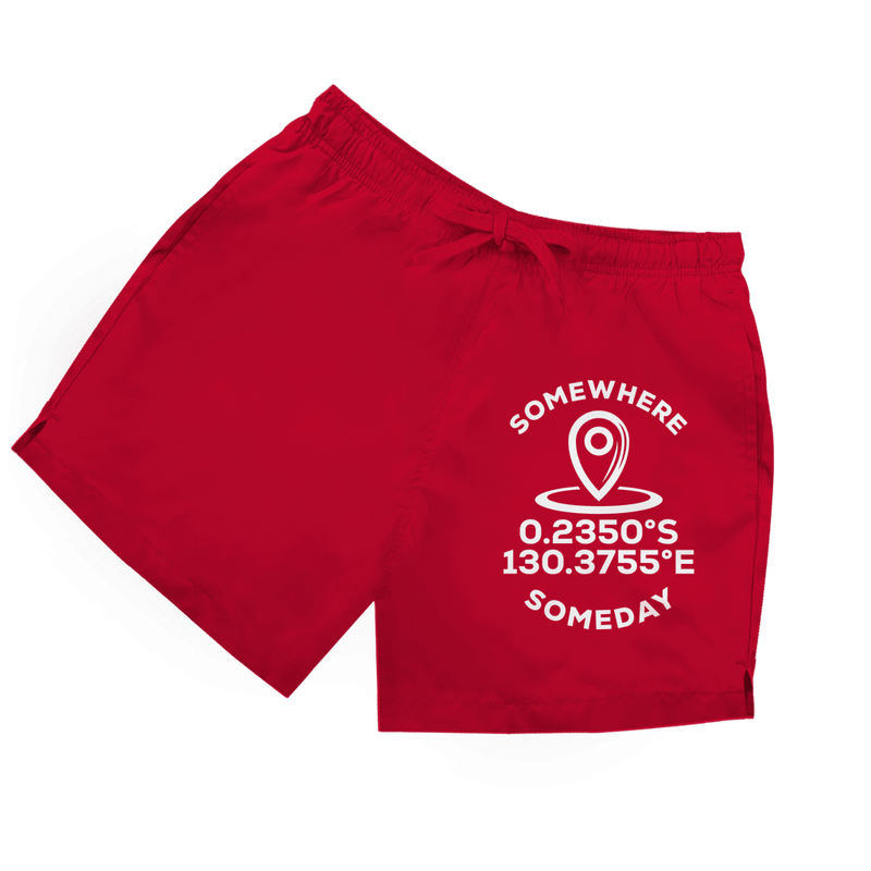 Rote Herren Badeshorts mit Map-Marker und Koordinaten sowie Schriftzug „Somewhere Someday“ in weiß.