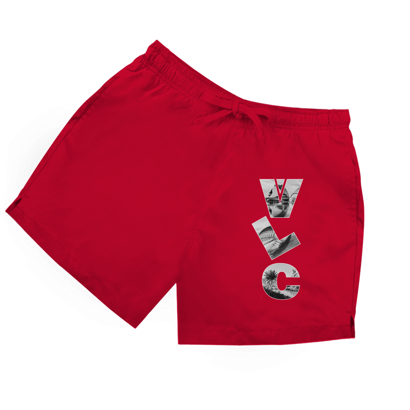 Rote Herren Badeshorts mit vertikalem VLC (Airport Code) im Double Layer Fotodesign in schwarz-weiss.