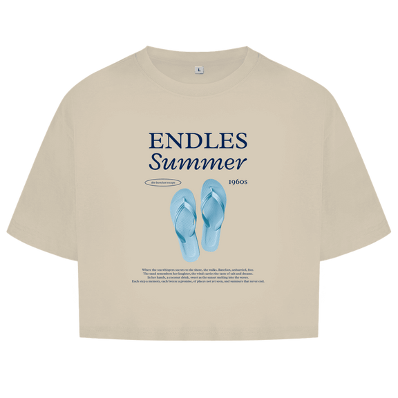 Ein paar hellblaue Flipflops als zentrales Motiv. Grosse blaue Überschrift mit Designnamen. Endles Summer Text darunter.