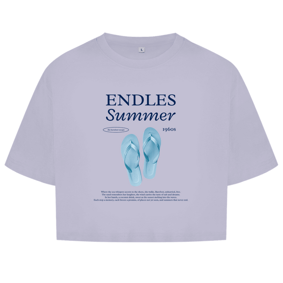 Ein paar hellblaue Flipflops als zentrales Motiv. Grosse blaue Überschrift mit Designnamen. Endles Summer Text darunter.