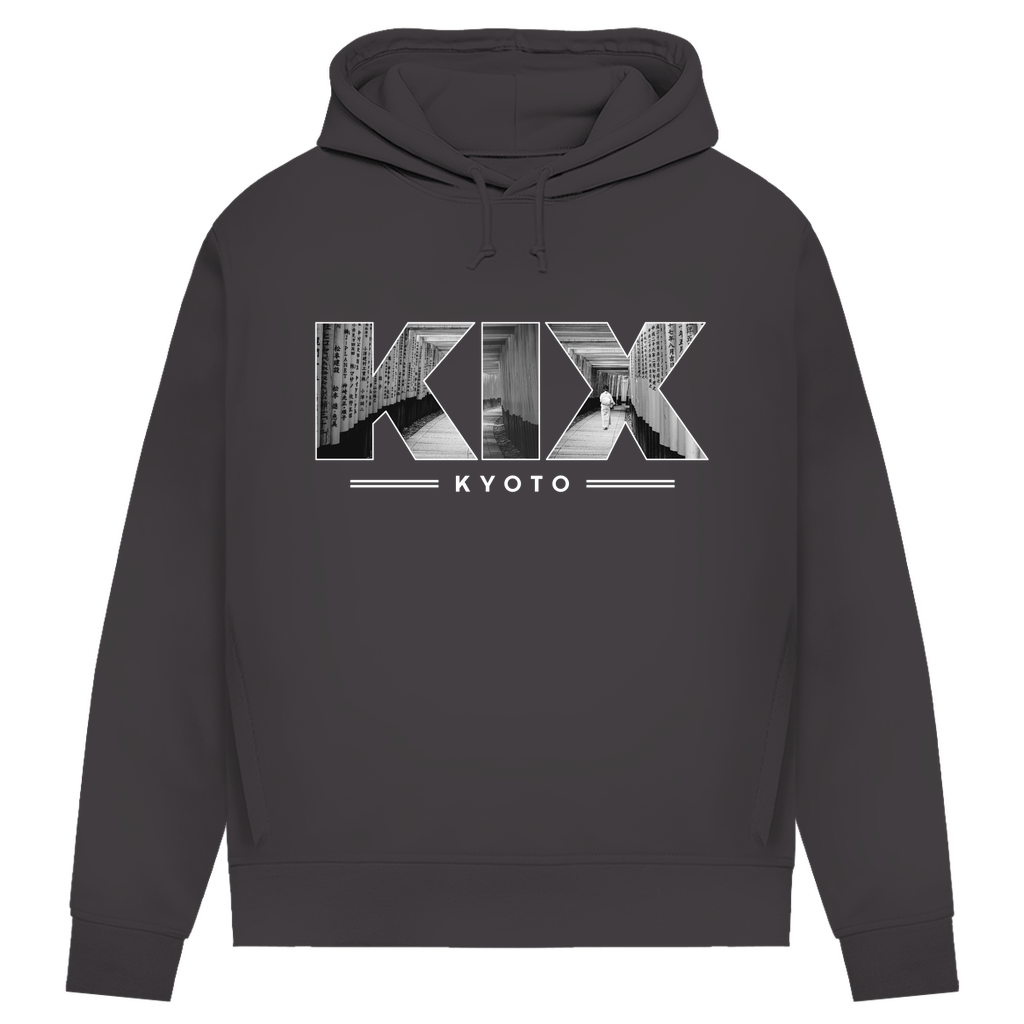 Kapuzen Pullover in Asphalt mit Airport Code für Kyoto in 3 Buchstaben und Schriftzug mit Name der Stadt darunter.