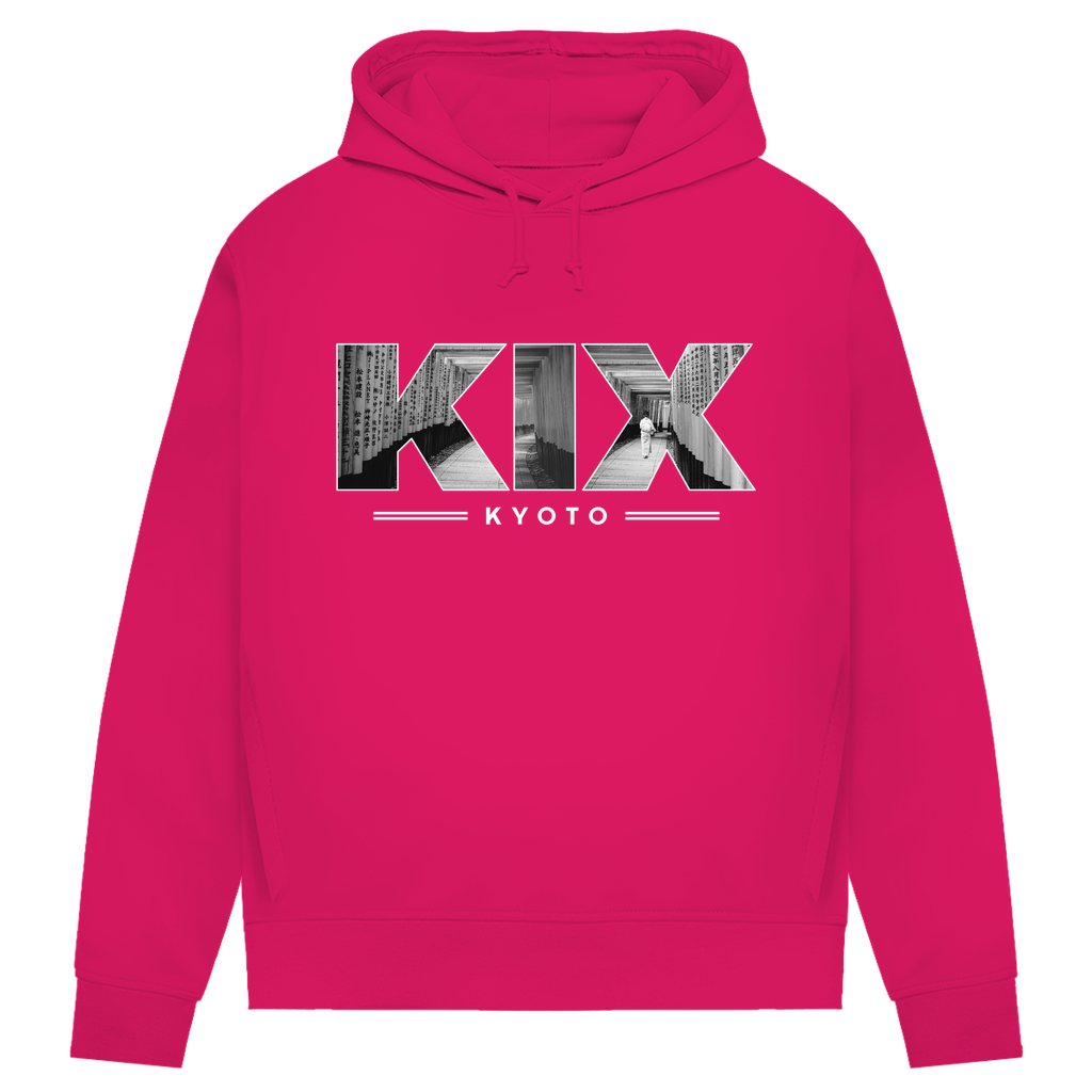 Kapuzen Pullover in Magenta Pink mit Airport Code für Kyoto in 3 Buchstaben und Schriftzug mit Name der Stadt darunter.