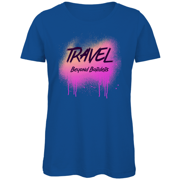 Pinkfarbenes Street-Art-Design mit Spray-Effekt und markanter Textur auf royalblauem Hintergrund.