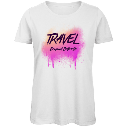 Pinkfarbenes Street-Art-Design mit Spray-Effekt und markanter Textur auf weissem Hintergrund.