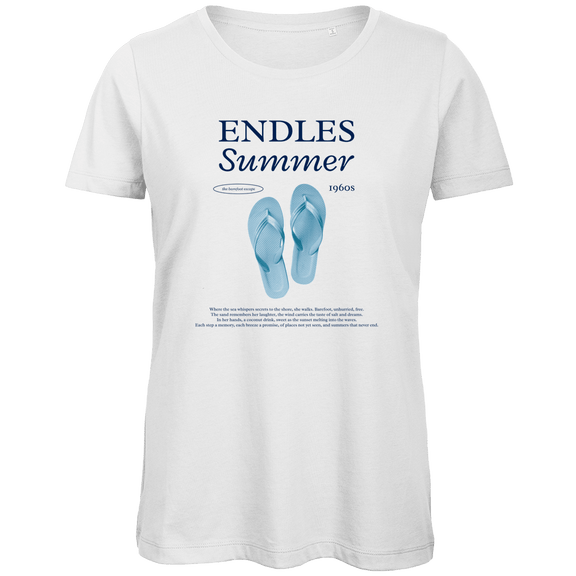 Ein paar hellblaue Flipflops als zentrales Motiv. Grosse blaue Überschrift mit Designnamen. Endles Summer Text darunter.