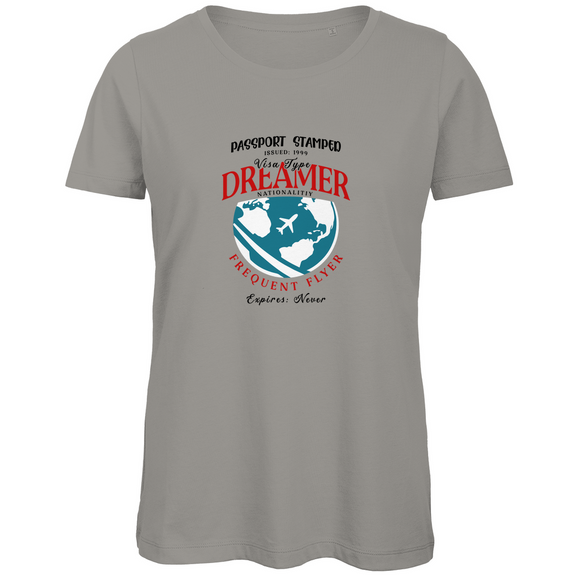 damen-tshirt_light-grey_dreamer-passport-stamp-print