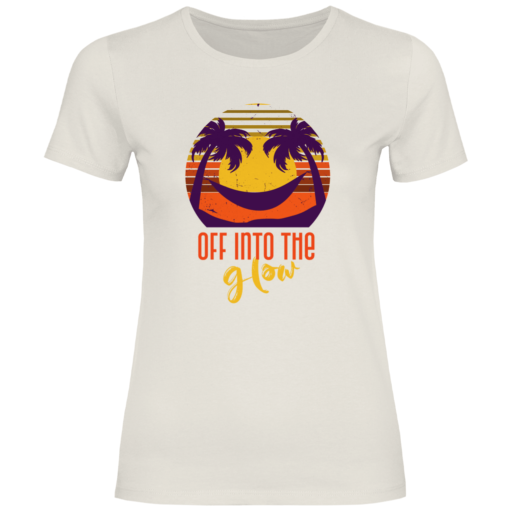 Retro Sonnenuntergang mit Palmen und Schriftzug OFF INTO THE GLOW. Travel Design im Vintage Style auf  TShirt in natural.