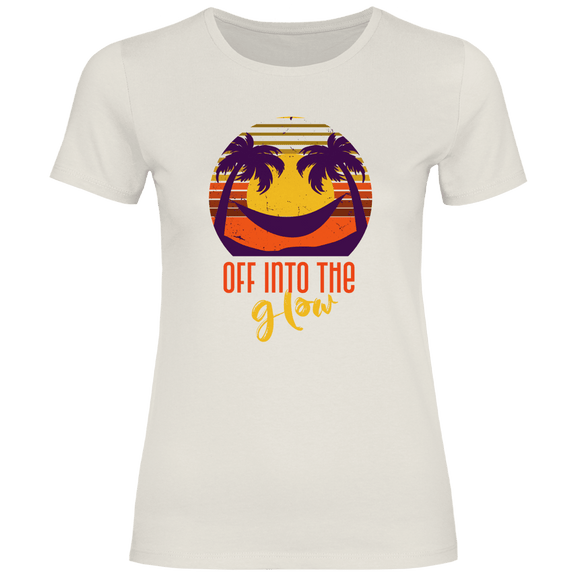 Retro Sonnenuntergang mit Palmen und Schriftzug OFF INTO THE GLOW. Travel Design im Vintage Style auf  TShirt in natural.