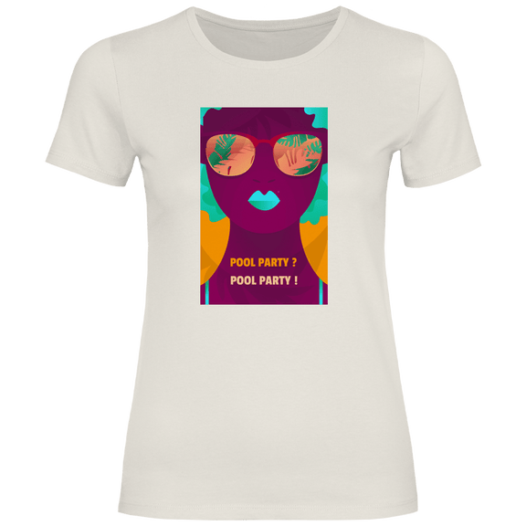 Buntes Pool-Party Design mit stylisierter Frau in Sonnenbrille, tropischen Spiegelungen und Schriftzug Pool Party.