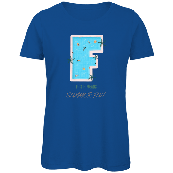 Grossbuchstabe F als Pool mit Schwimmringen und Menschen. Umrahmt von gruenenPalmensternen. This F Means Summer Fun.