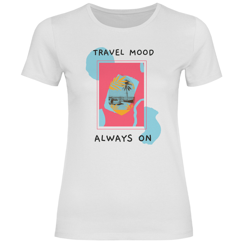 Travel Mood Always On Design mit abstrakten Formen, Palmenfoto und modernem Travel Schriftzug.