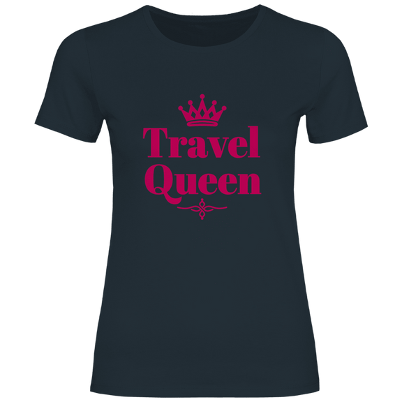 Travel Queen Schriftzug mit Krone in Pink. Reise Statement Design von travelPrint4U auf dunkelgrauem T-Shirt.