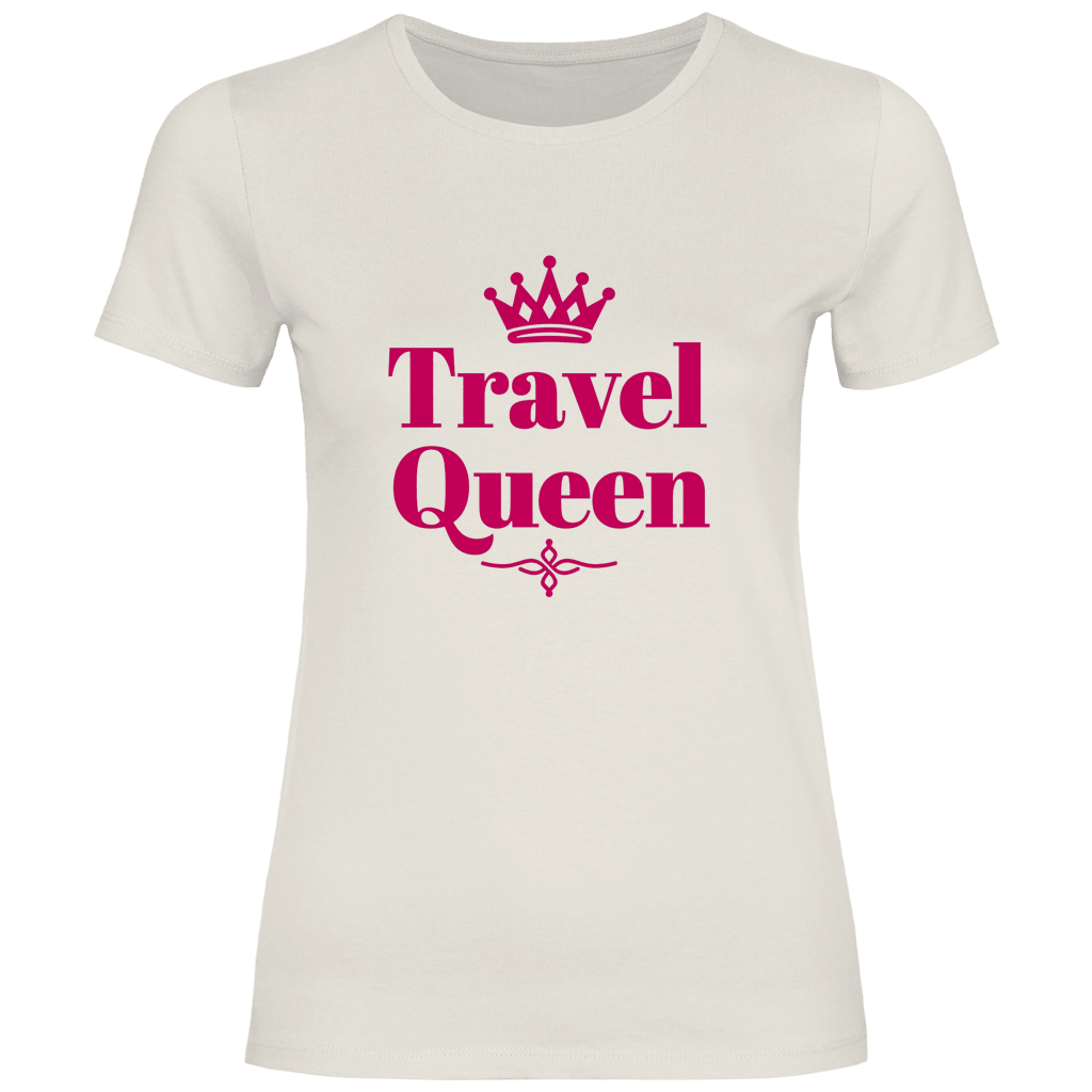 Travel Queen Schriftzug mit Krone in Pink. Reise Statement Design von travelPrint4U auf naturfarbigem T-Shirt.