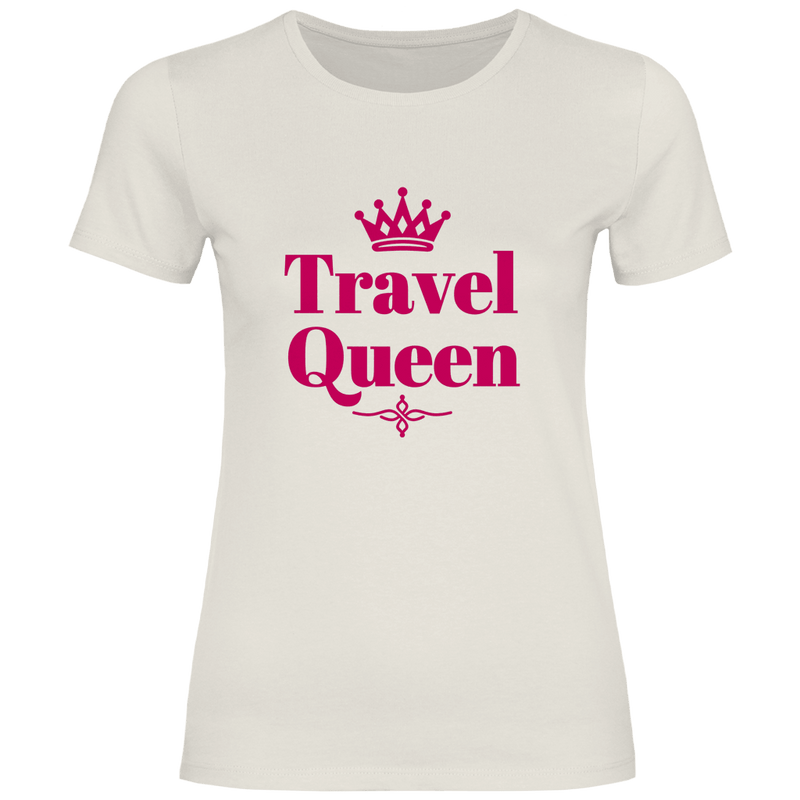 Travel Queen Schriftzug mit Krone in Pink. Reise Statement Design von travelPrint4U auf naturfarbigem T-Shirt.