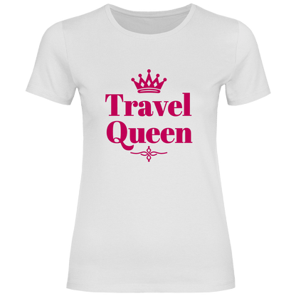Travel Queen Schriftzug mit Krone in Pink. Reise Statement Design von travelPrint4U auf weissem T-Shirt.