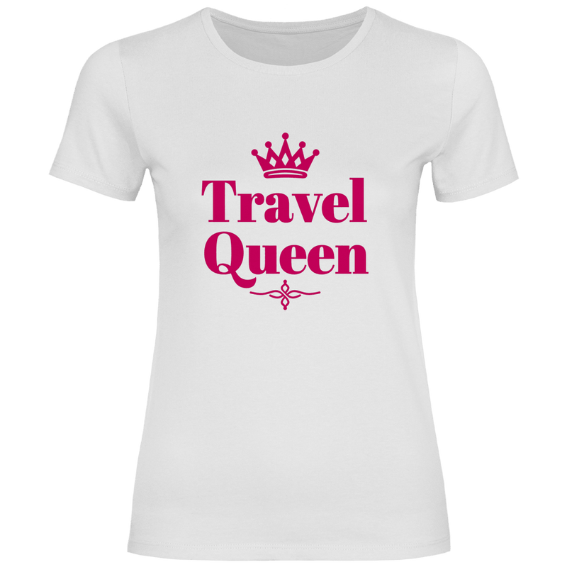Travel Queen Schriftzug mit Krone in Pink. Reise Statement Design von travelPrint4U auf weissem T-Shirt.