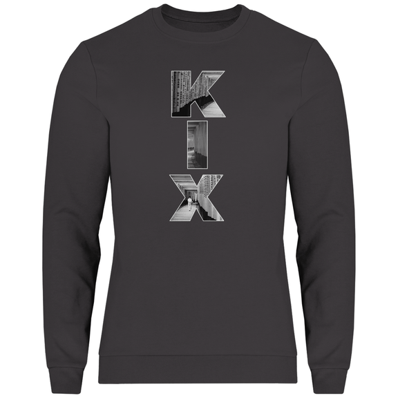 Dunkelgraues Shirt mit drei Buchstaben des Flughafencode. Overlay der Buchstaben ein Bild in schwarz/weiß von Kyoto.