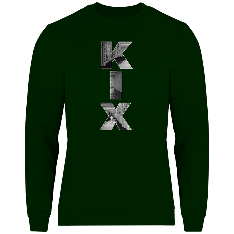 Dunkelgrünes Shirt mit drei Buchstaben des Flughafencode. Overlay der Buchstaben ein Bild in schwarz/weiß von Kyoto.