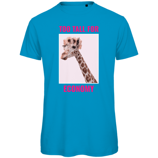 Funshirt für Herren mit Giraffe in der Farbe Atoll. TOO TALL FOR ECONOMY Print. Fernweh zum Anziehen mit travelPrint4U.de