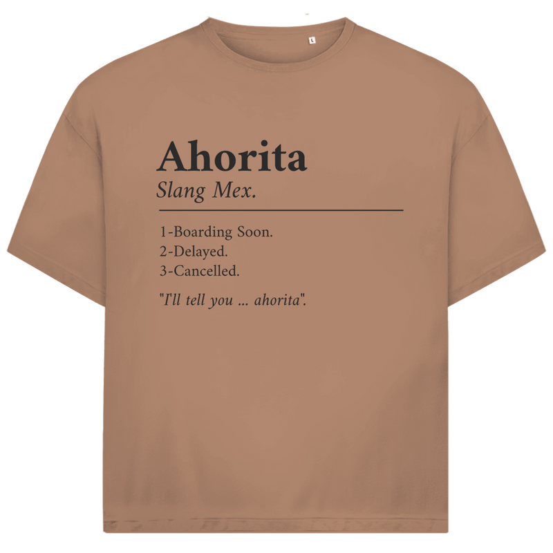 Schwarzer Schriftzug „Ahorita“ mit erklärender Definition, typografisches Layout auf erdfarbenem Hintergrund.