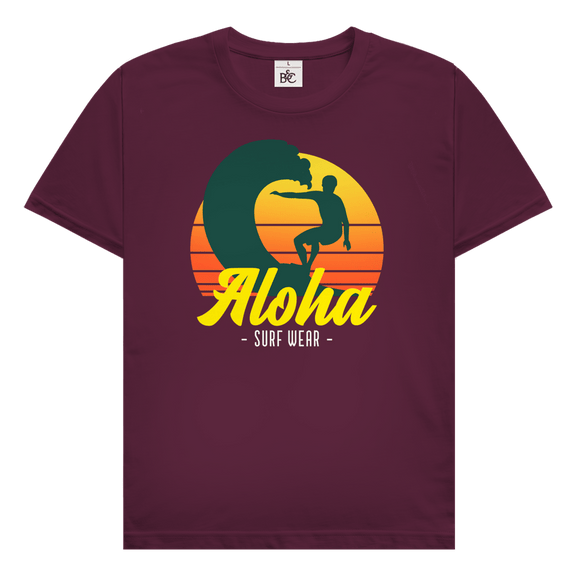 Retro Surfer Silhouette vor Sonnenuntergang mit Welle und Aloha Surf Sign. Tropisches Travel Design auf dunkelrotem TShirt.