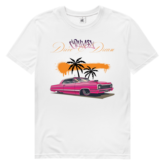 Weisses TShirt mit pinkfarbenem Retro-Strassenkreuzer. 2 Palmen im Hintergrund und Sonnenuntergang. Design-Schriftzug.