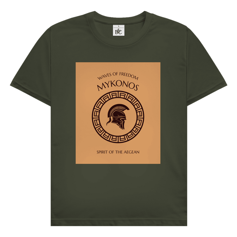 Mykonos Design mit griechischem Kriegerhelm, antikem Ornamentkreis und Schriftzug Waves of Freedom Spirit of the Aegean.