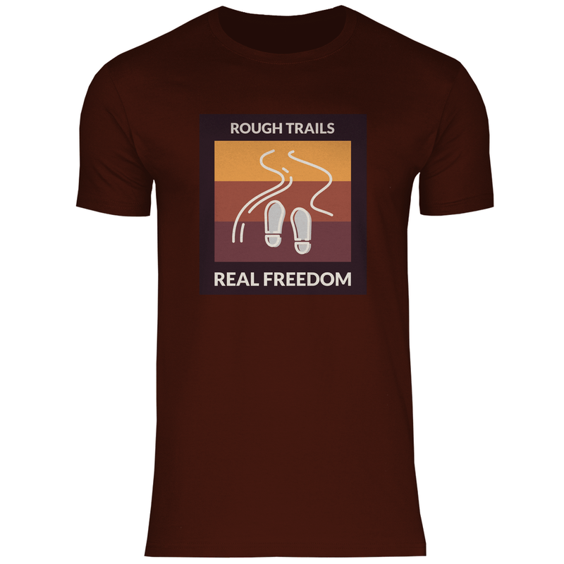 Herren T-Shirt in Brown mit ROUGH TRAILS REAL FREEDOM Print. Fernweh zum Anziehen mit travelPrint4U.de