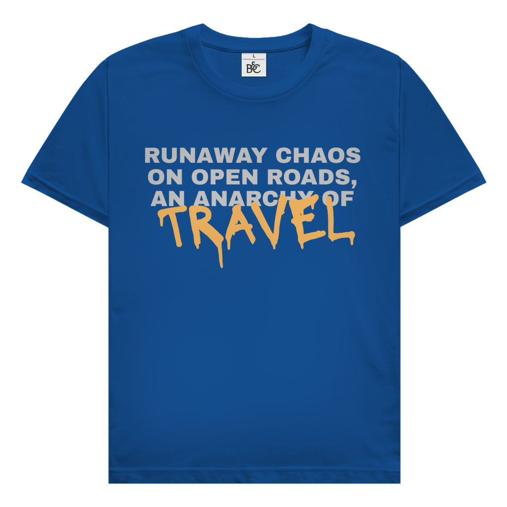 Runaway Chaos Travel Design mit typografischem Schriftzug Runaway Chaos on Open Roads An Anarchy of Travel.
