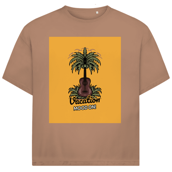 Erdfarbenes TShirt mit rechteckigem gelbem Print. Design: Gitarre als Kokospalme im Gras.