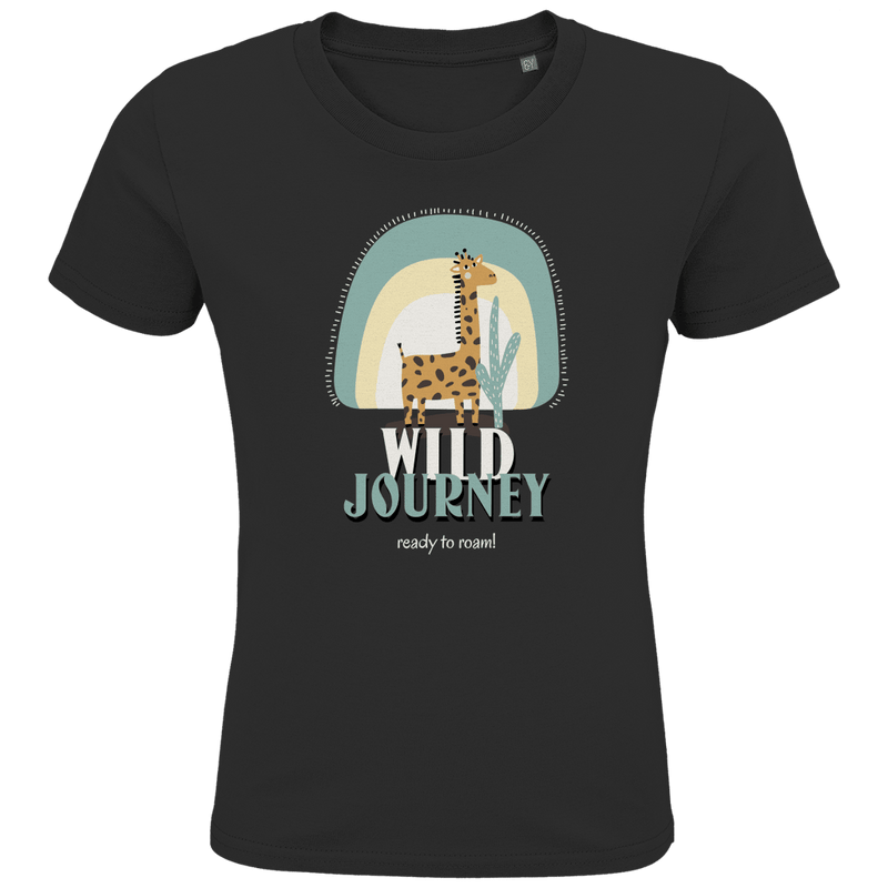 Gezeichnete Giraffe steht vor einer Pflanze. Die Textur WILD JOURNEY in weiss und hellgrün, in 2 Zeilen überlagernd.