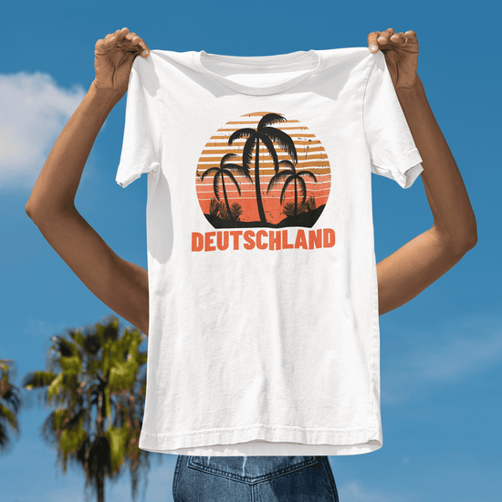 Vorschaubild der Kollektion für das Land DEUTSCHLAND. Weißes T-Shirt mit Name des Landes.