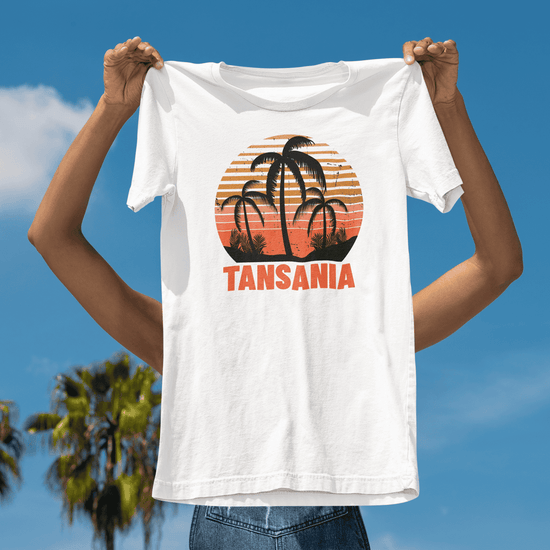 Vorschaubild der Kollektion für das Land TANSANIA. Weißes T-Shirt mit 	Name des Landes.