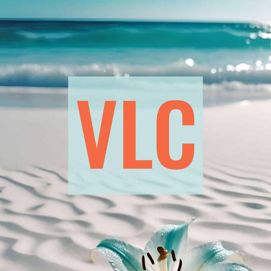 KI Hintergrund türkisfarbenes Wasser mit Design des VLC Airport Code. Fernweh zum Anziehen? travelPrint4U.de