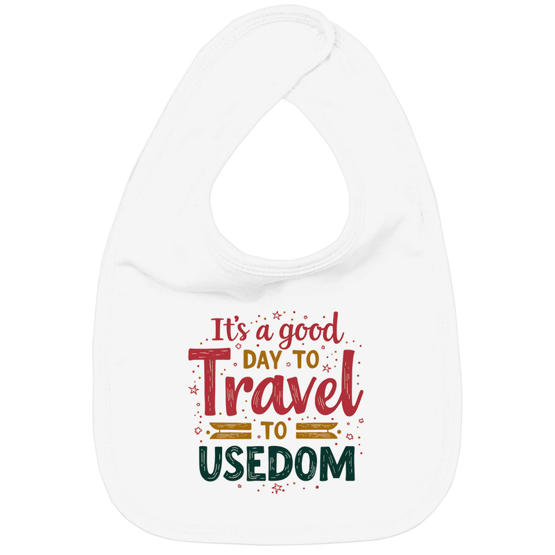 Lätzchen mit buntem A GOOD DAY TO TRAVEL TO USEDOM Print. Stoff-Farbe: White. Fernweh zum Anfassen? travelPrint4U.de