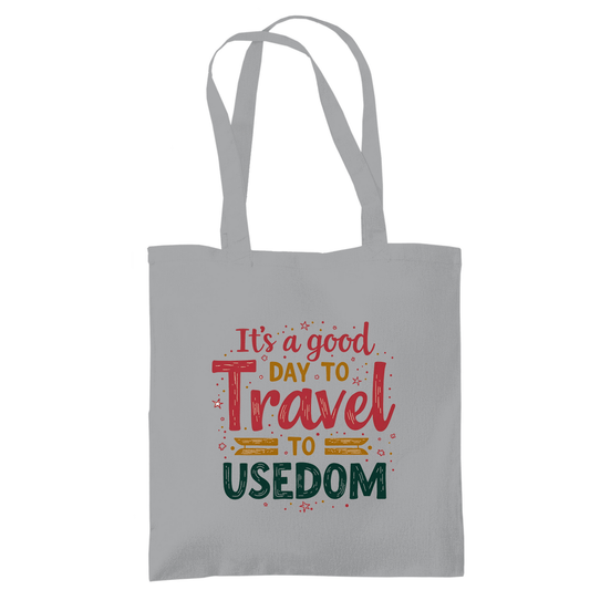 Stoffbeutel mit buntem Print: A GOOD DAY TO TRAVEL TO USEDOM. Stoff-Farbe: Light-Grey. Fernweh zum Anfassen? travelPrint4U.de
