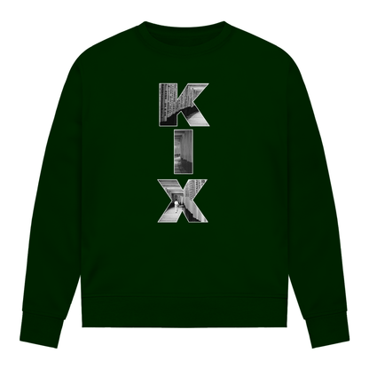 Dunkelgrünes Shirt mit drei Buchstaben des Flughafencode. Overlay der Buchstaben ein Bild in schwarz/weiß von Kyoto.