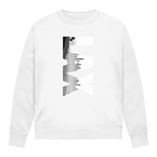 Weißes Shirt mit drei Buchstaben des Flughafencode. Overlay der Buchstaben ein Bild in schwarz/weiß der Skyline.